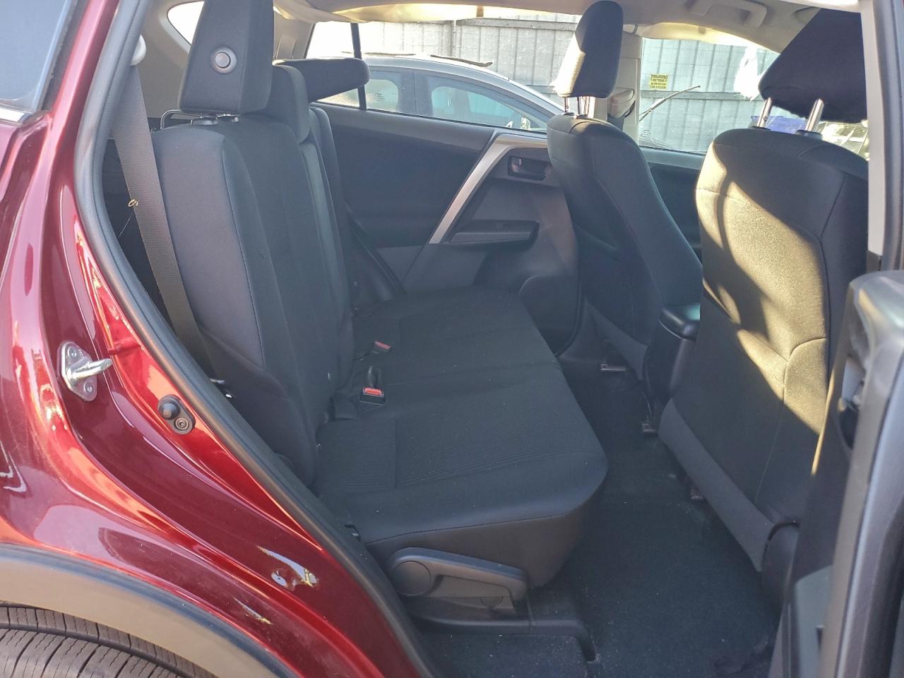 2018 TOYOTA RAV4 LE photo 11