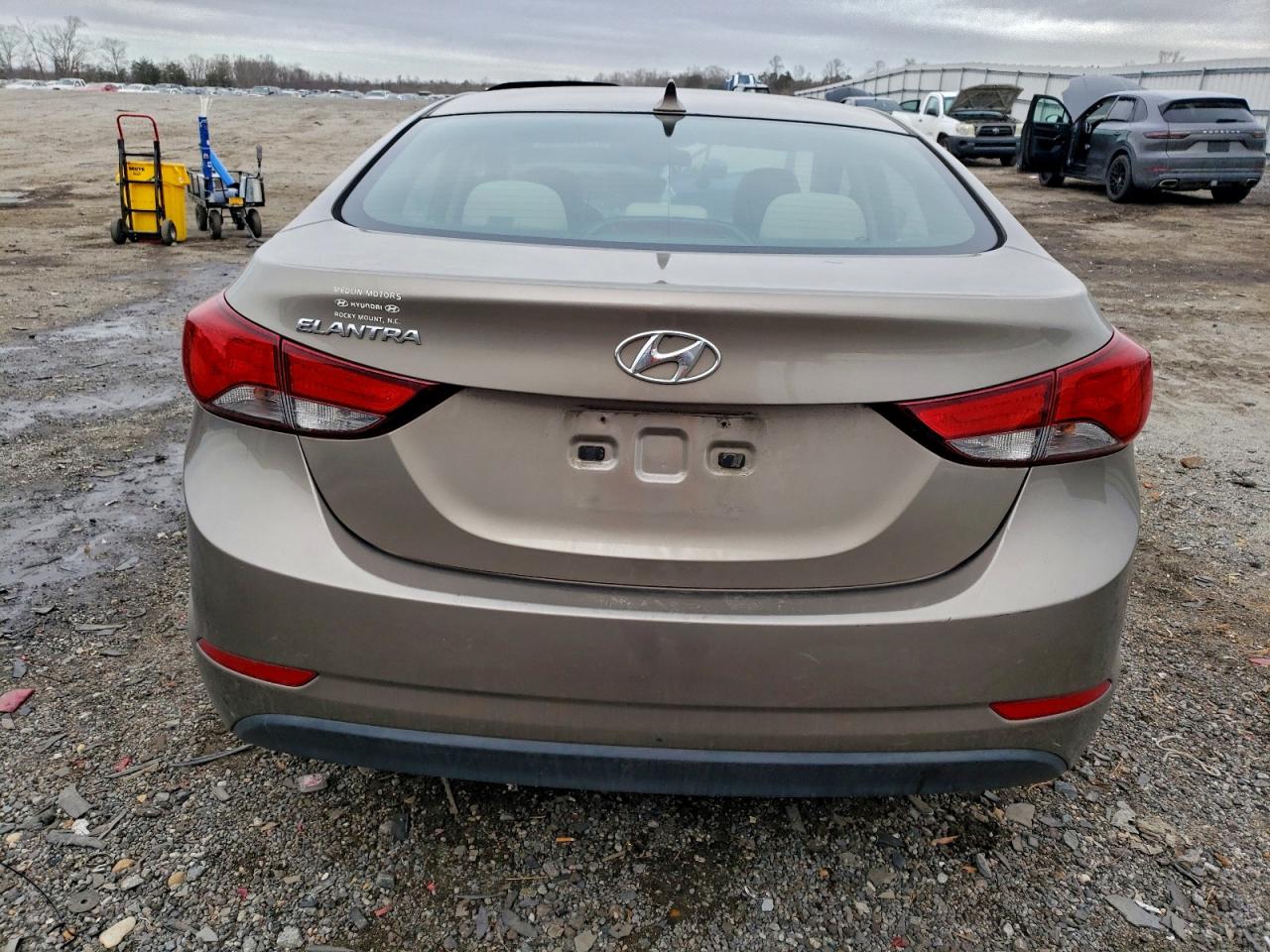 2014 HYUNDAI ELANTRA SE photo 6