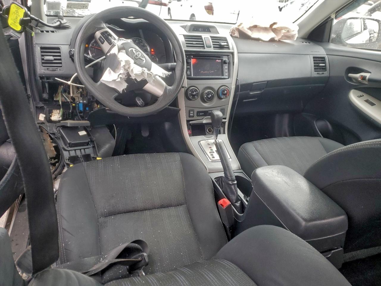 2013 TOYOTA COROLLA BASE photo 8