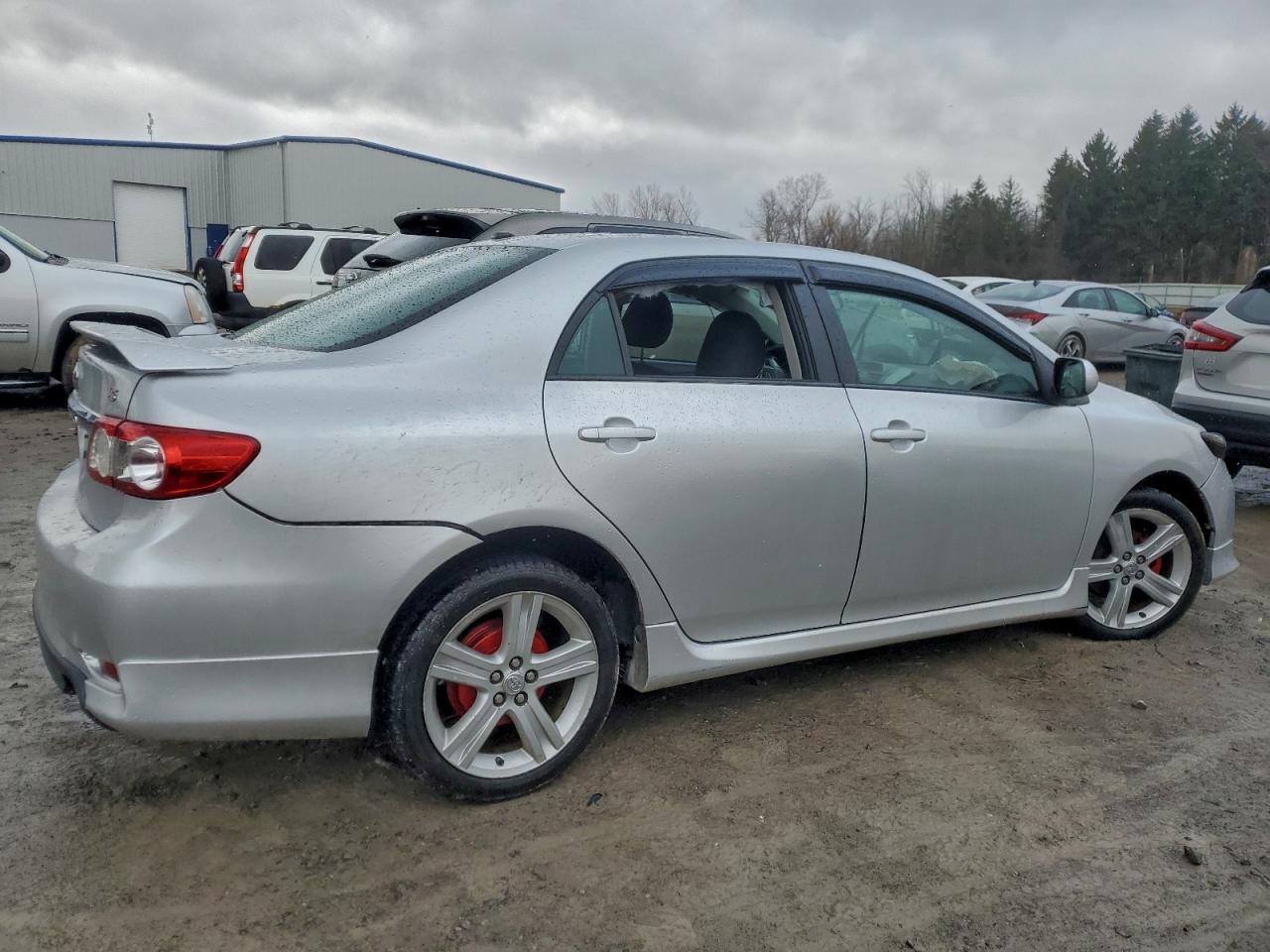 2013 TOYOTA COROLLA BASE photo 3