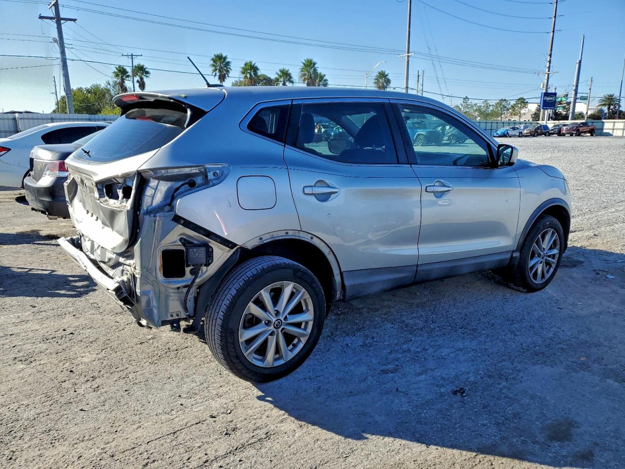2019 NISSAN ROGUE SPORT S photo 3