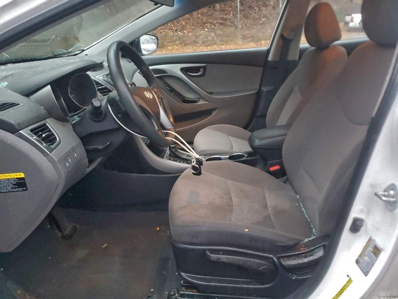 2016 HYUNDAI ELANTRA SE photo 7