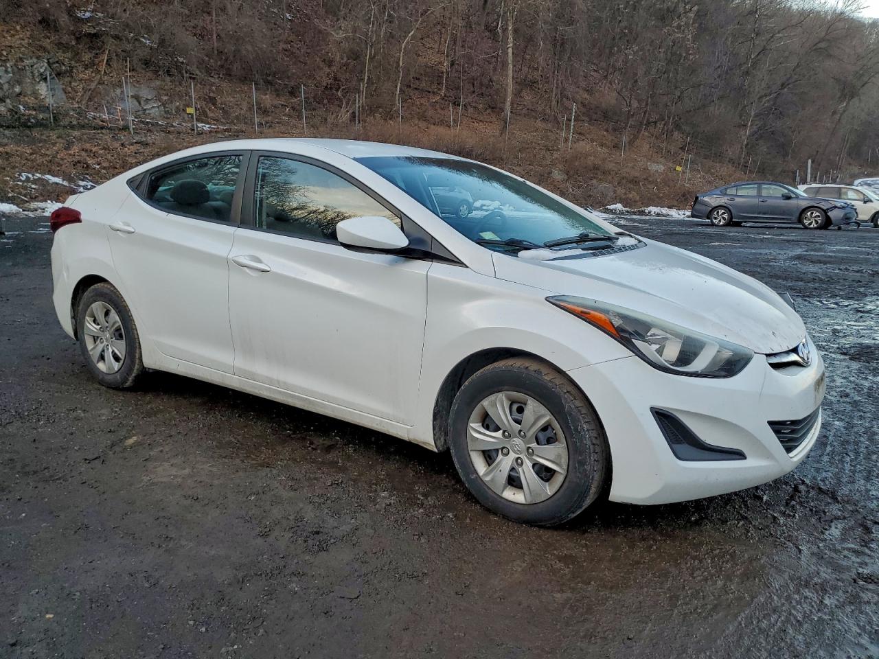 2016 HYUNDAI ELANTRA SE photo 4