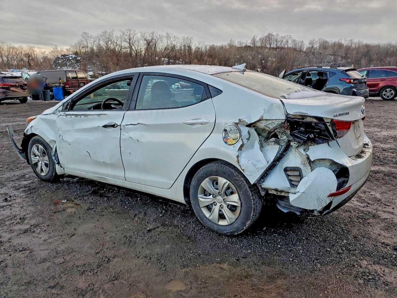 2016 HYUNDAI ELANTRA SE photo 2