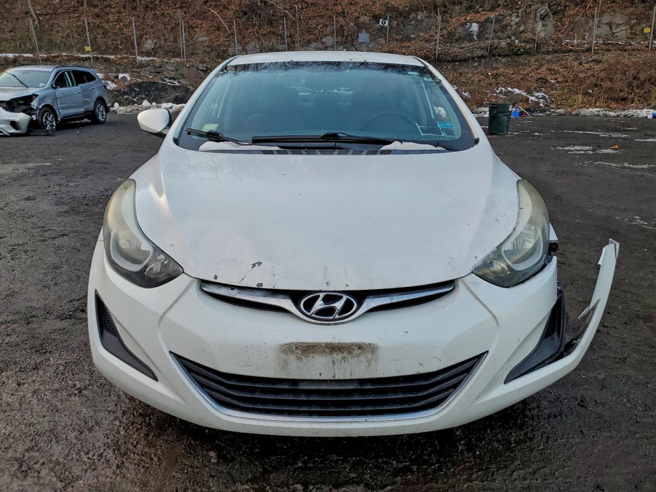 2016 HYUNDAI ELANTRA SE photo 5