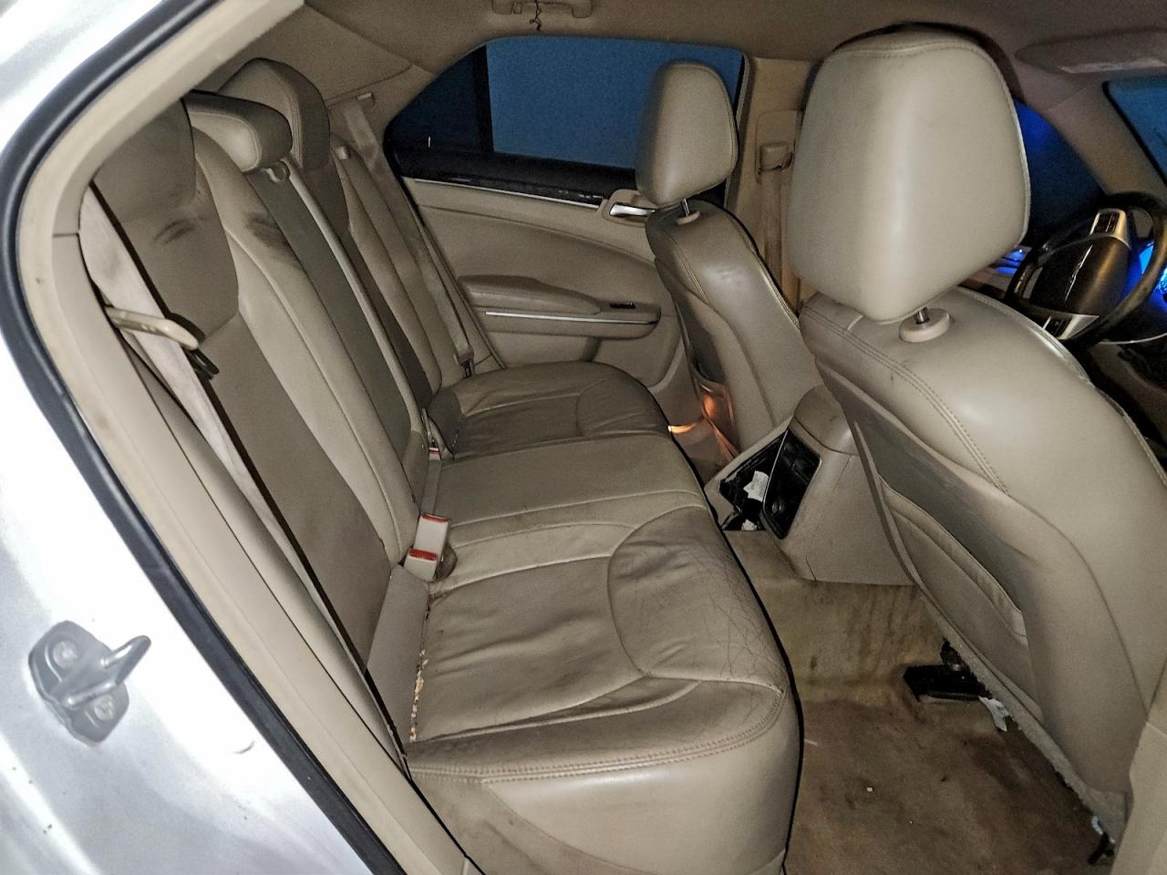 2014 CHRYSLER 300 photo 10