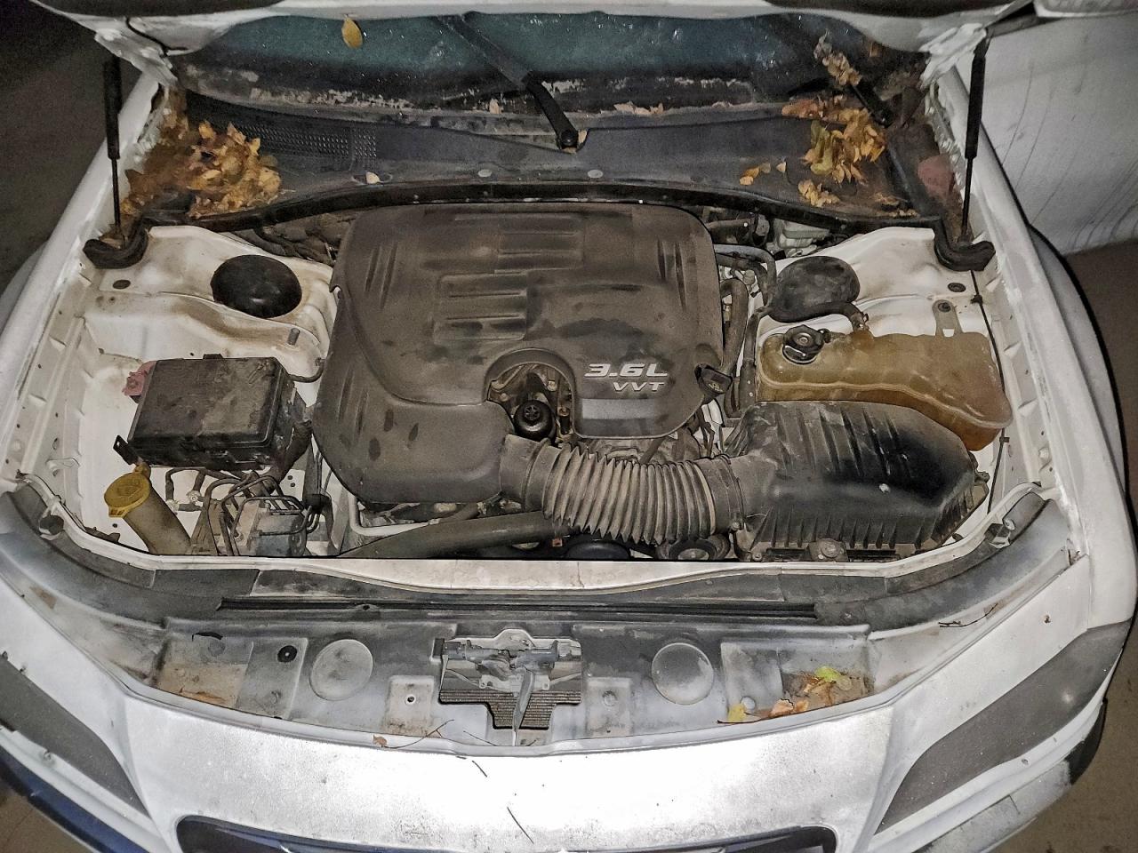 2014 CHRYSLER 300 photo 11