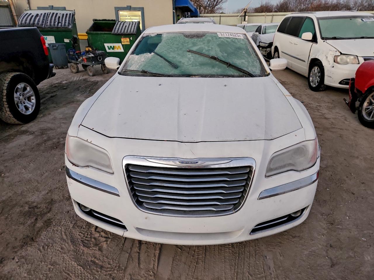 2014 CHRYSLER 300 photo 5