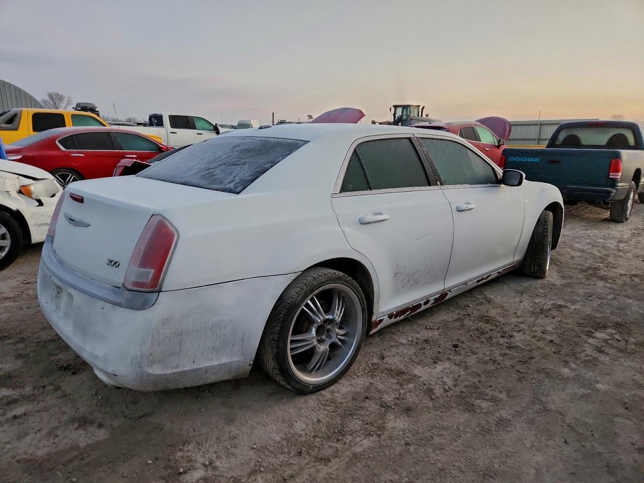 2014 CHRYSLER 300 photo 3