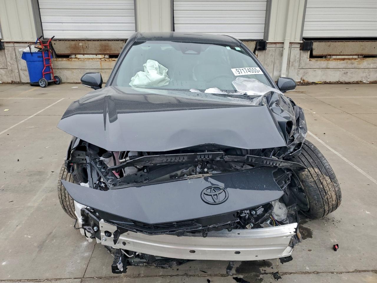 2025 TOYOTA CAMRY XSE photo 5