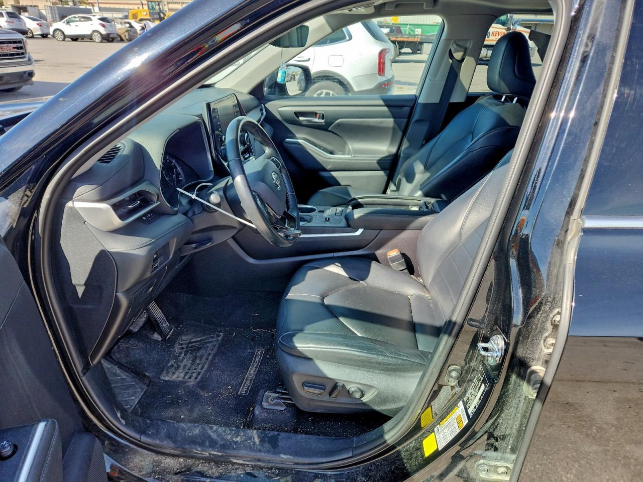 2020 TOYOTA HIGHLANDER XLE photo 7