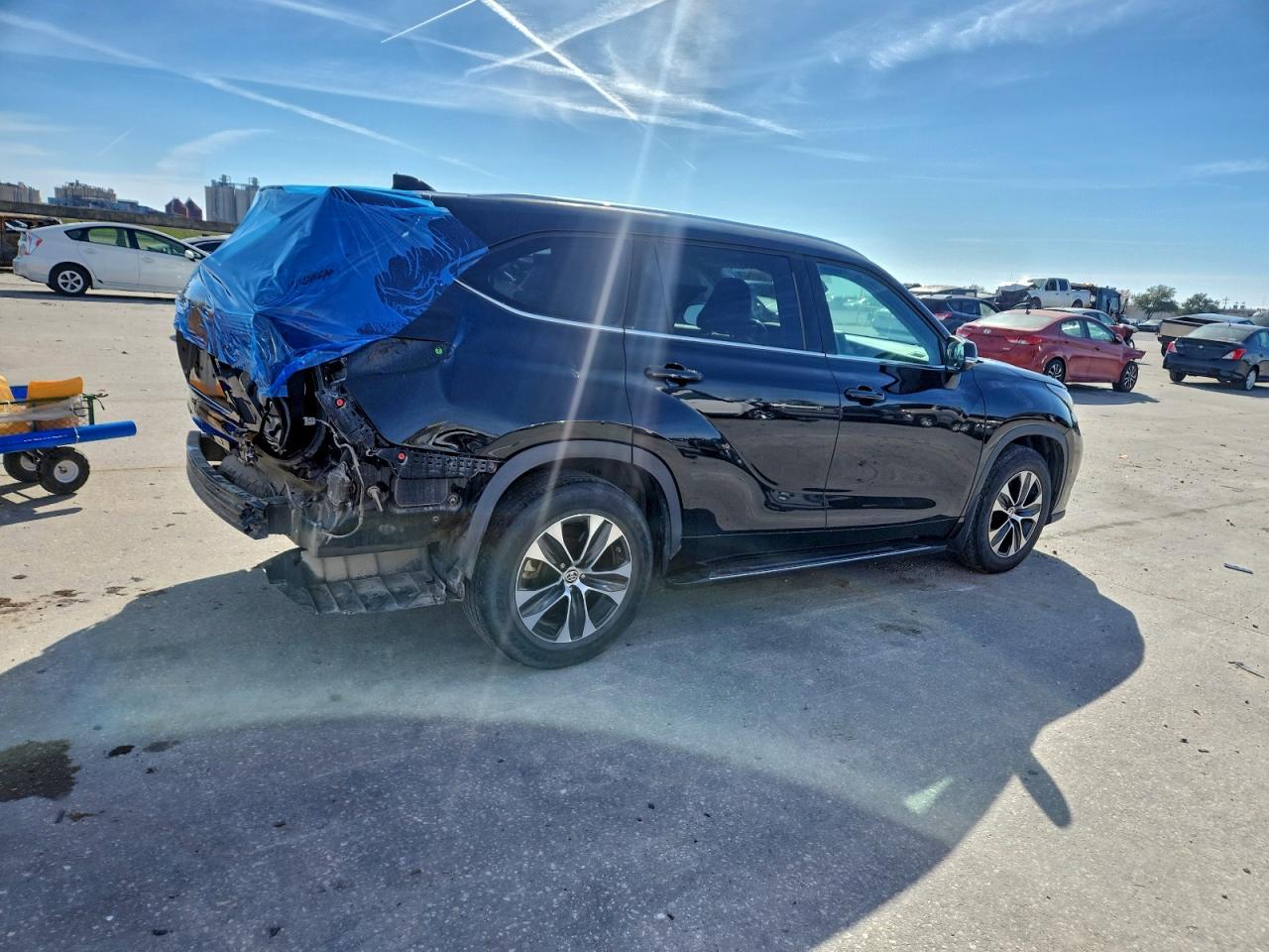 2020 TOYOTA HIGHLANDER XLE photo 3