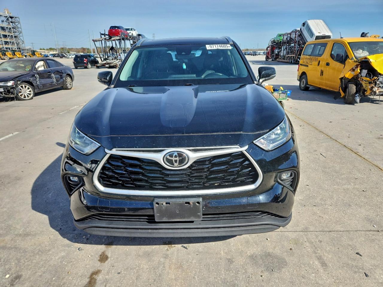 2020 TOYOTA HIGHLANDER XLE photo 5