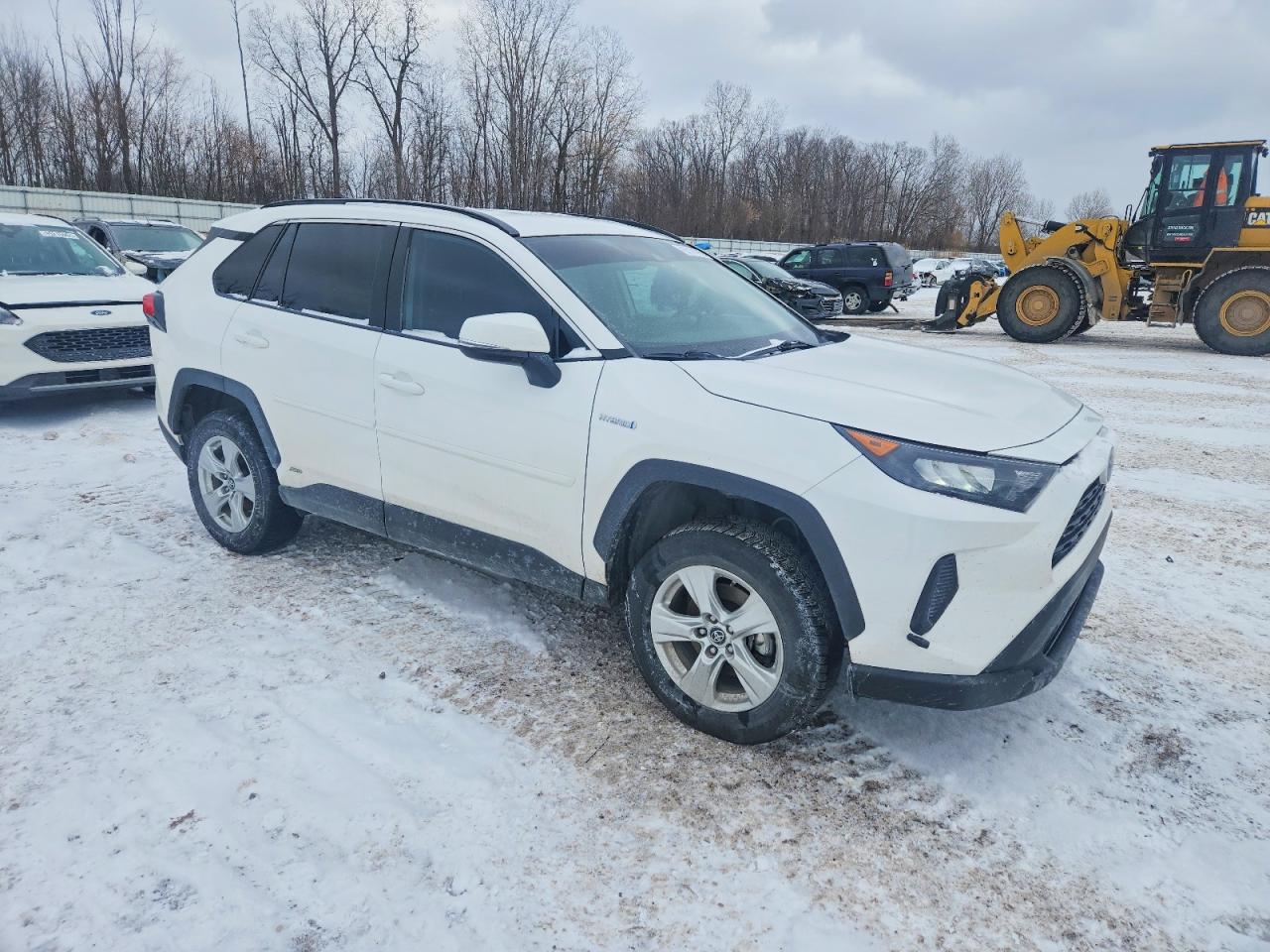 2019 TOYOTA RAV4 LE photo 4