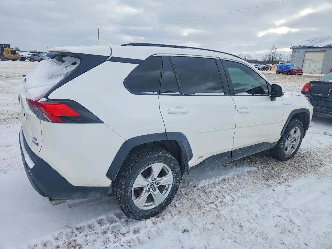 2019 TOYOTA RAV4 LE photo 3