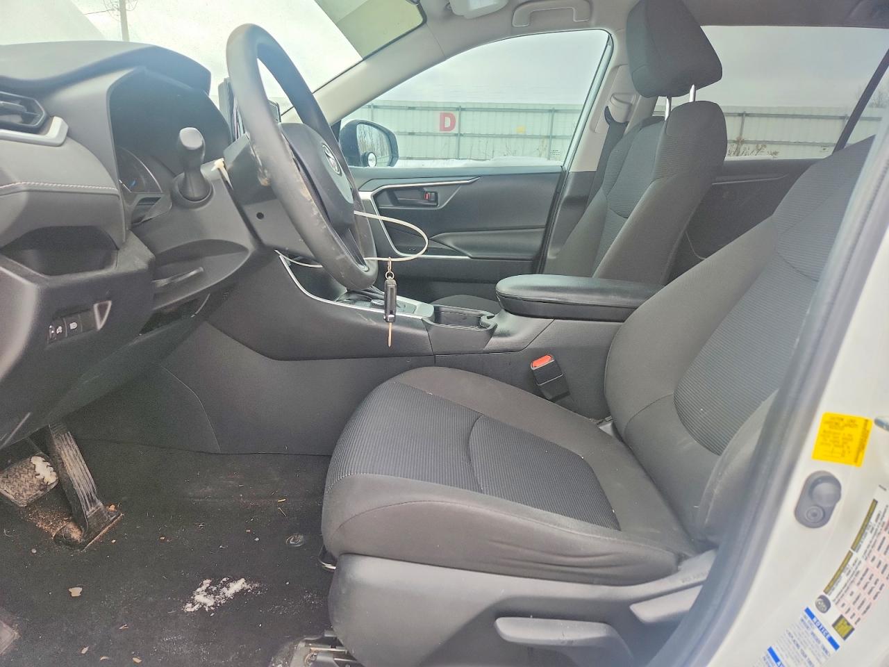 2019 TOYOTA RAV4 LE photo 7