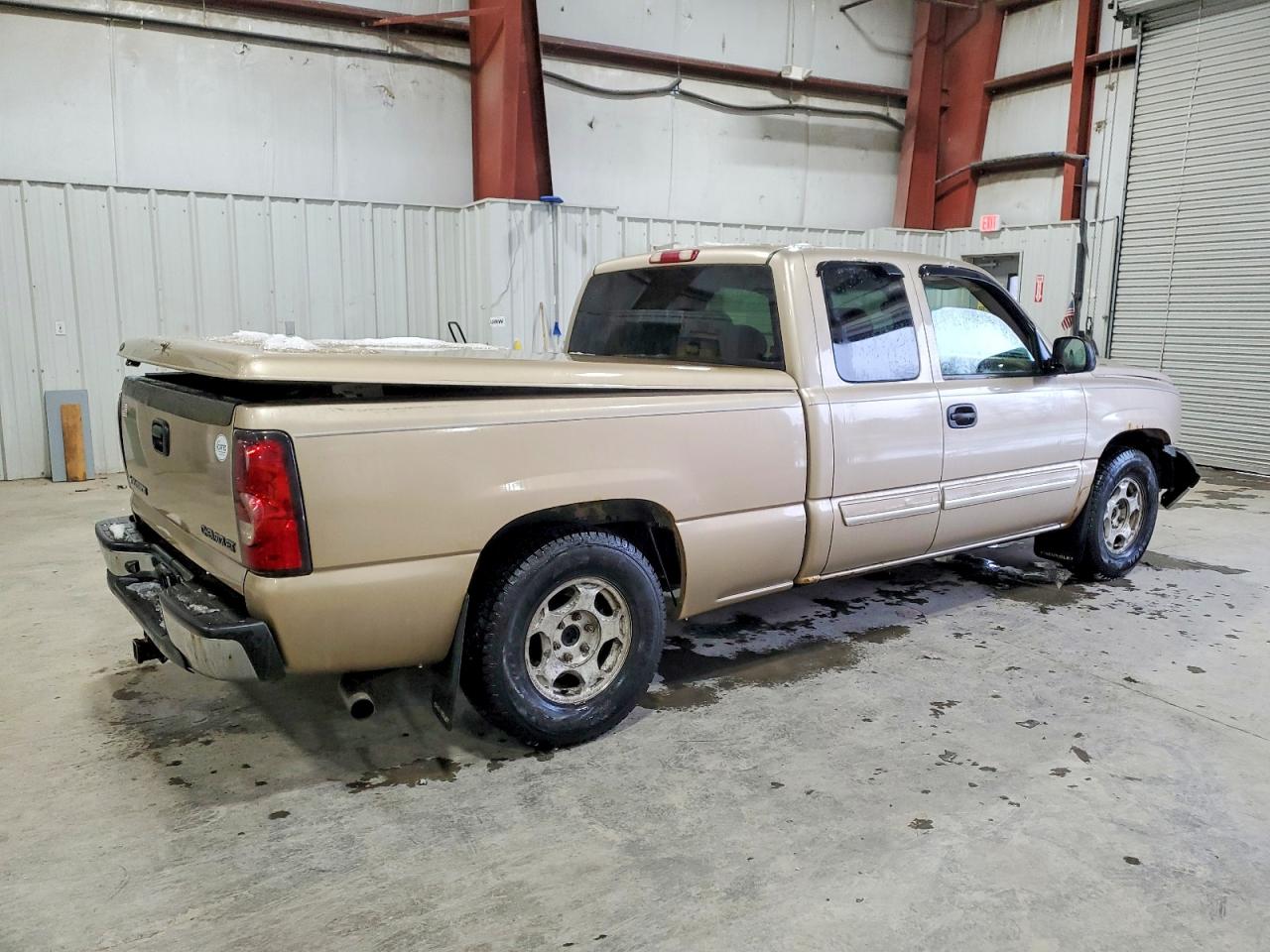 2004 CHEVROLET SILVERADO C1500 photo 3