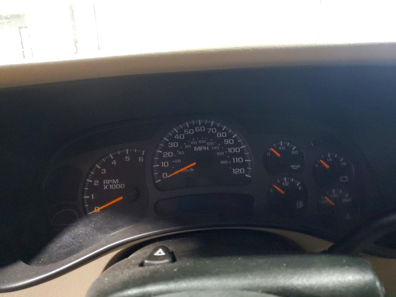 2004 CHEVROLET SILVERADO C1500 photo 9