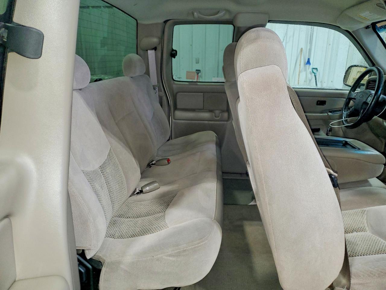 2004 CHEVROLET SILVERADO C1500 photo 10