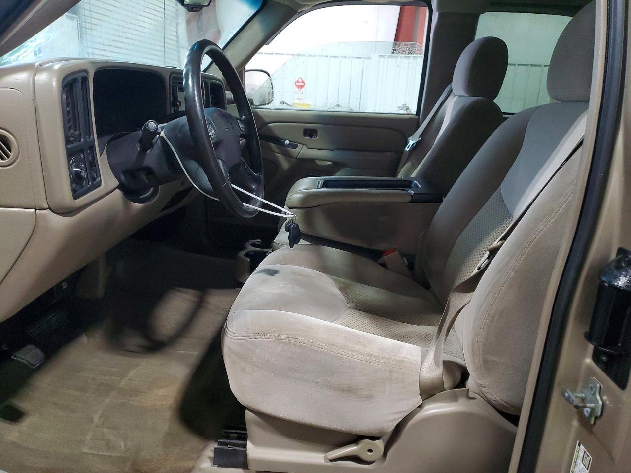 2004 CHEVROLET SILVERADO C1500 photo 7