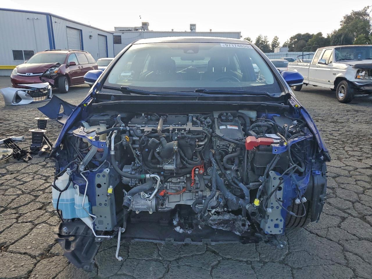 2017 TOYOTA PRIUS photo 5