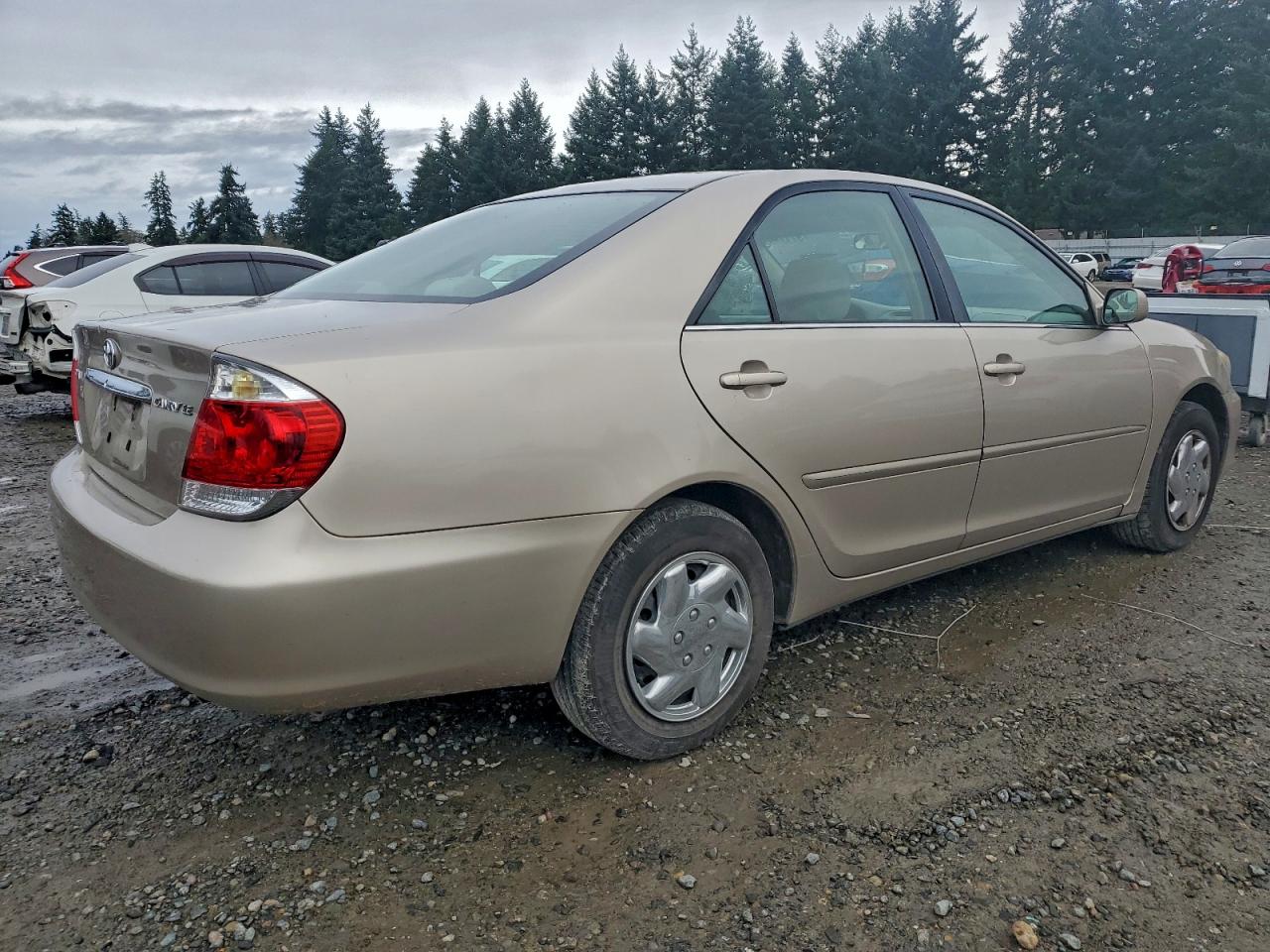 2006 TOYOTA CAMRY LE photo 3