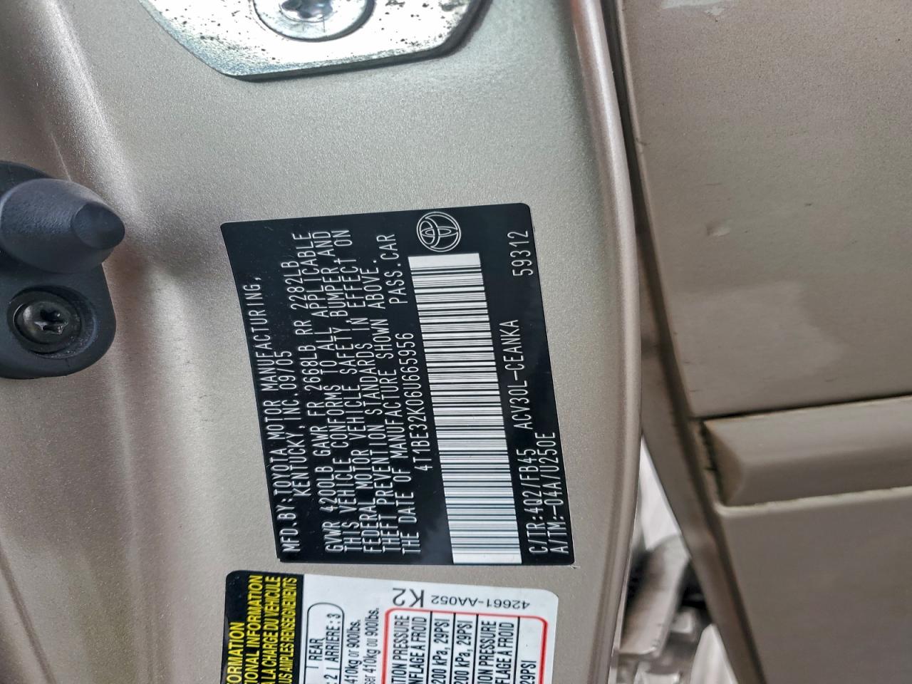 2006 TOYOTA CAMRY LE photo 12
