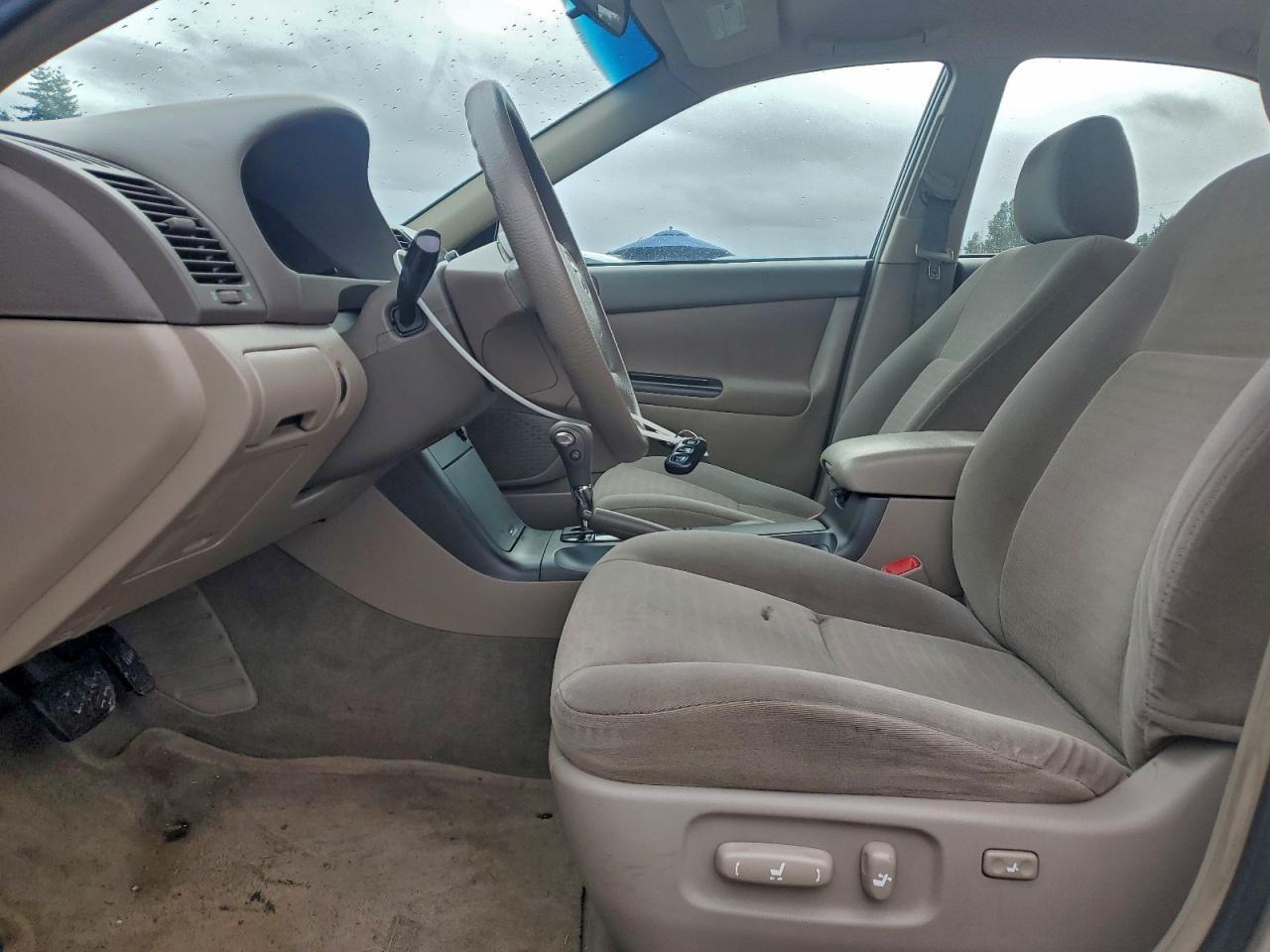 2006 TOYOTA CAMRY LE photo 7