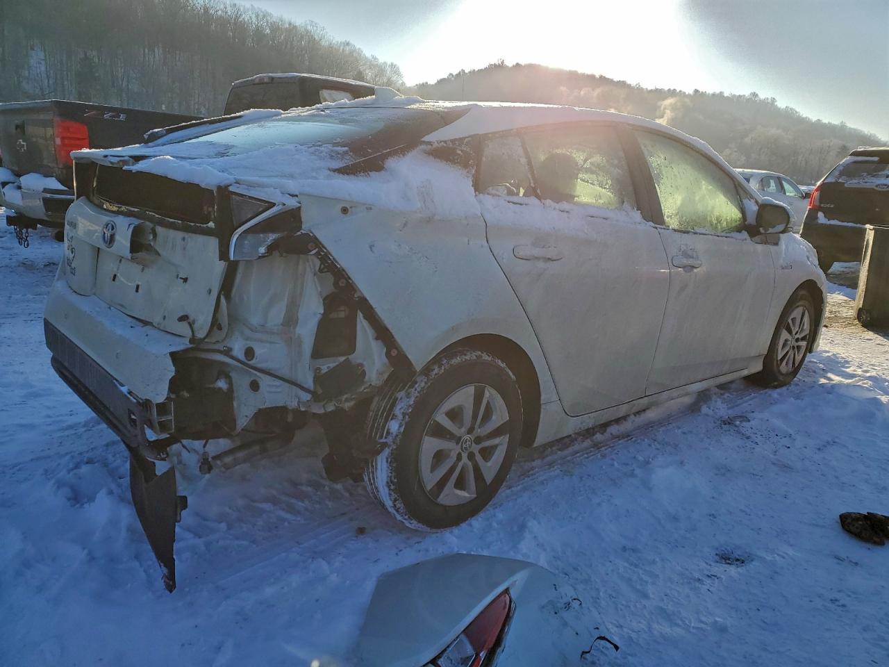 2018 TOYOTA PRIUS photo 3