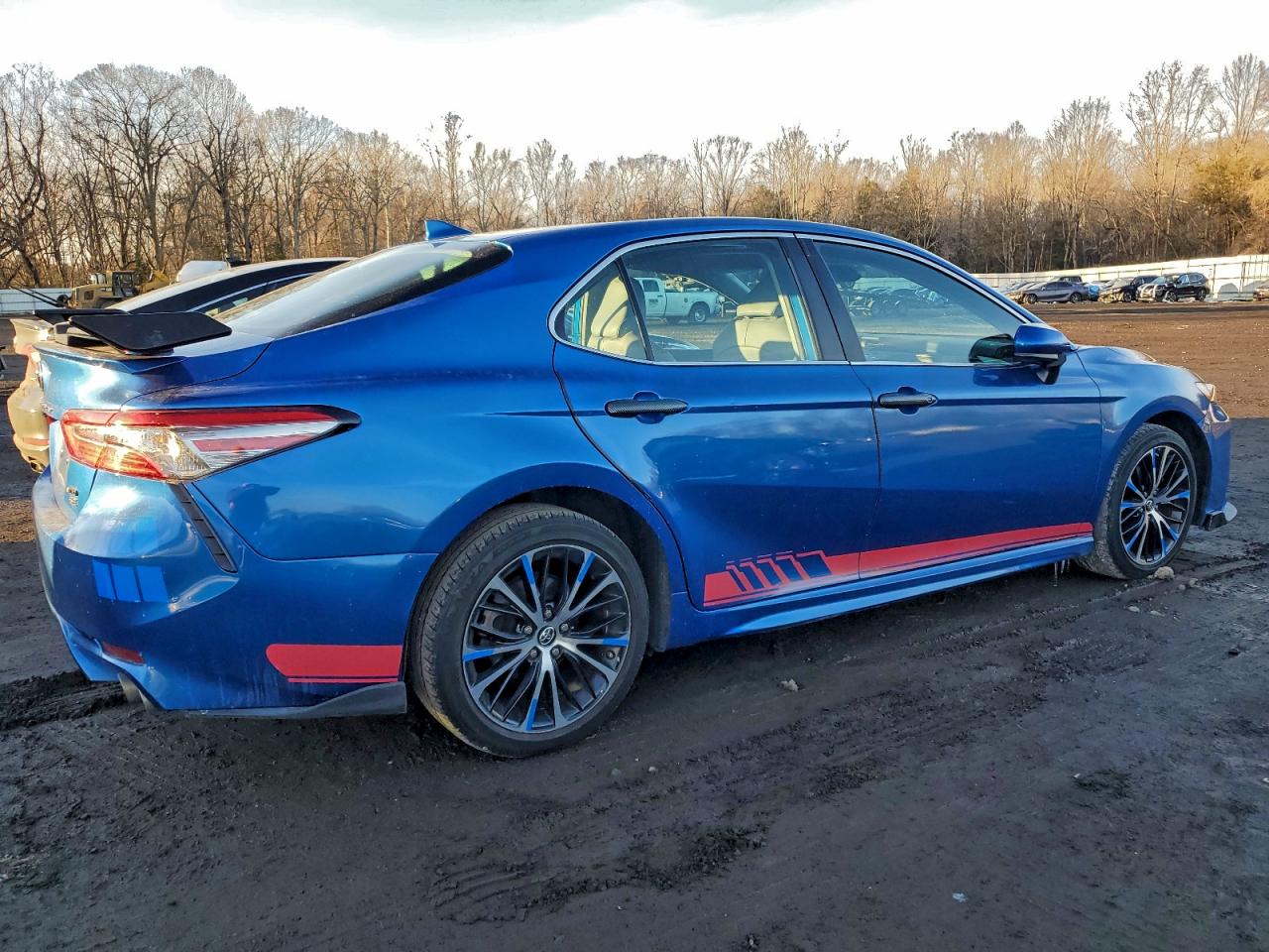 2019 TOYOTA CAMRY L photo 3