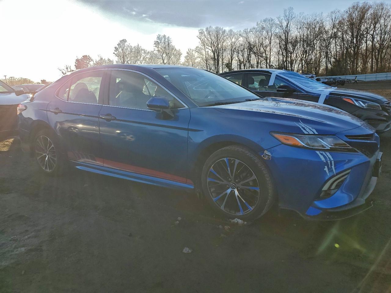 2019 TOYOTA CAMRY L photo 4