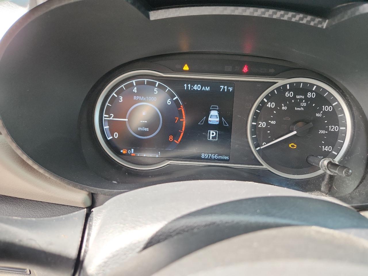 2021 NISSAN VERSA SV photo 9