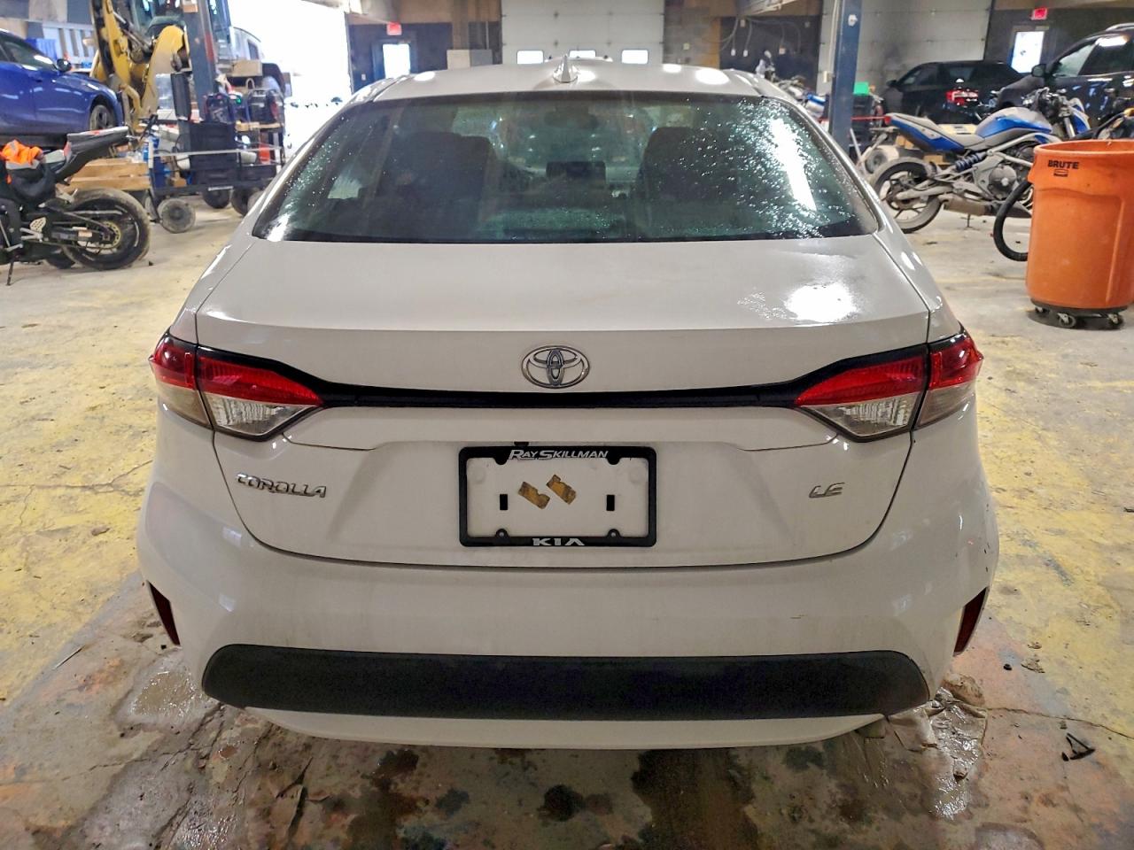 2021 TOYOTA COROLLA LE photo 6