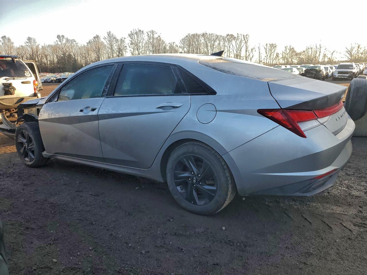 2021 HYUNDAI ELANTRA SEL photo 2