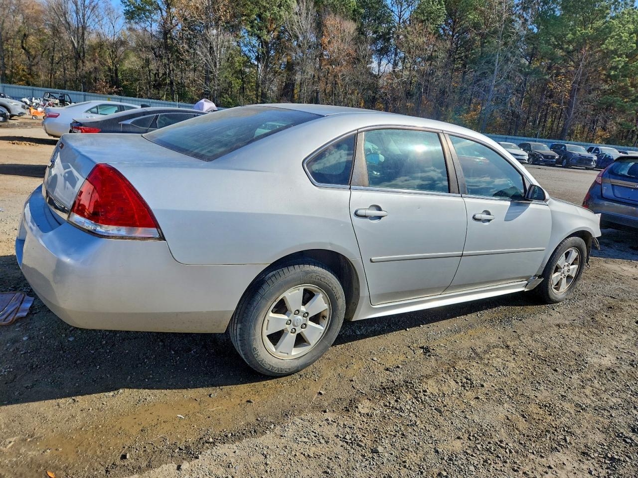 2010 CHEVROLET IMPALA LT photo 3