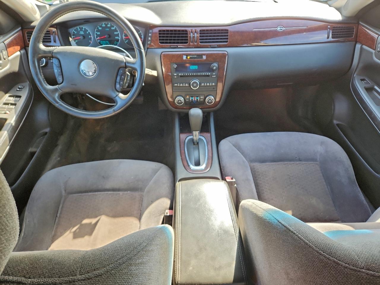 2010 CHEVROLET IMPALA LT photo 8