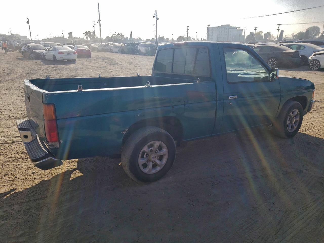 1997 NISSAN TRUCK BASE photo 3
