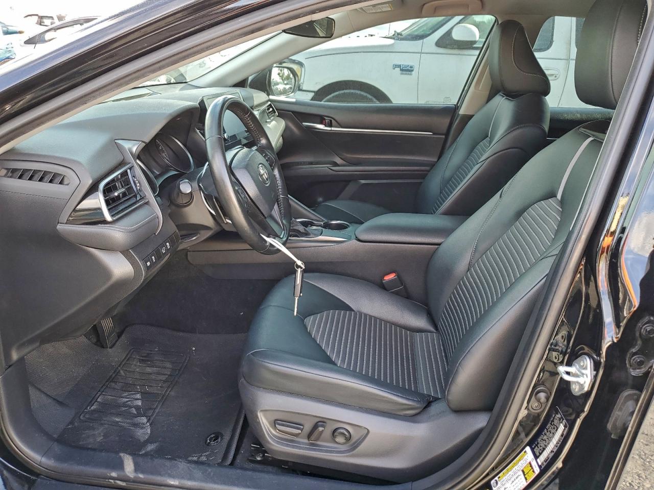 2021 TOYOTA CAMRY SE photo 7