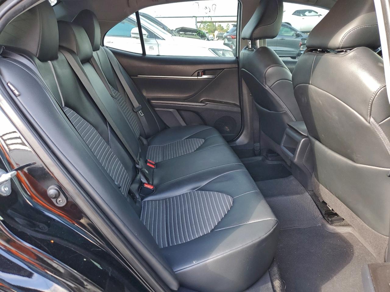 2021 TOYOTA CAMRY SE photo 10