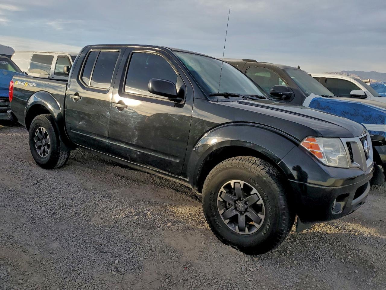 2019 NISSAN FRONTIER S photo 4