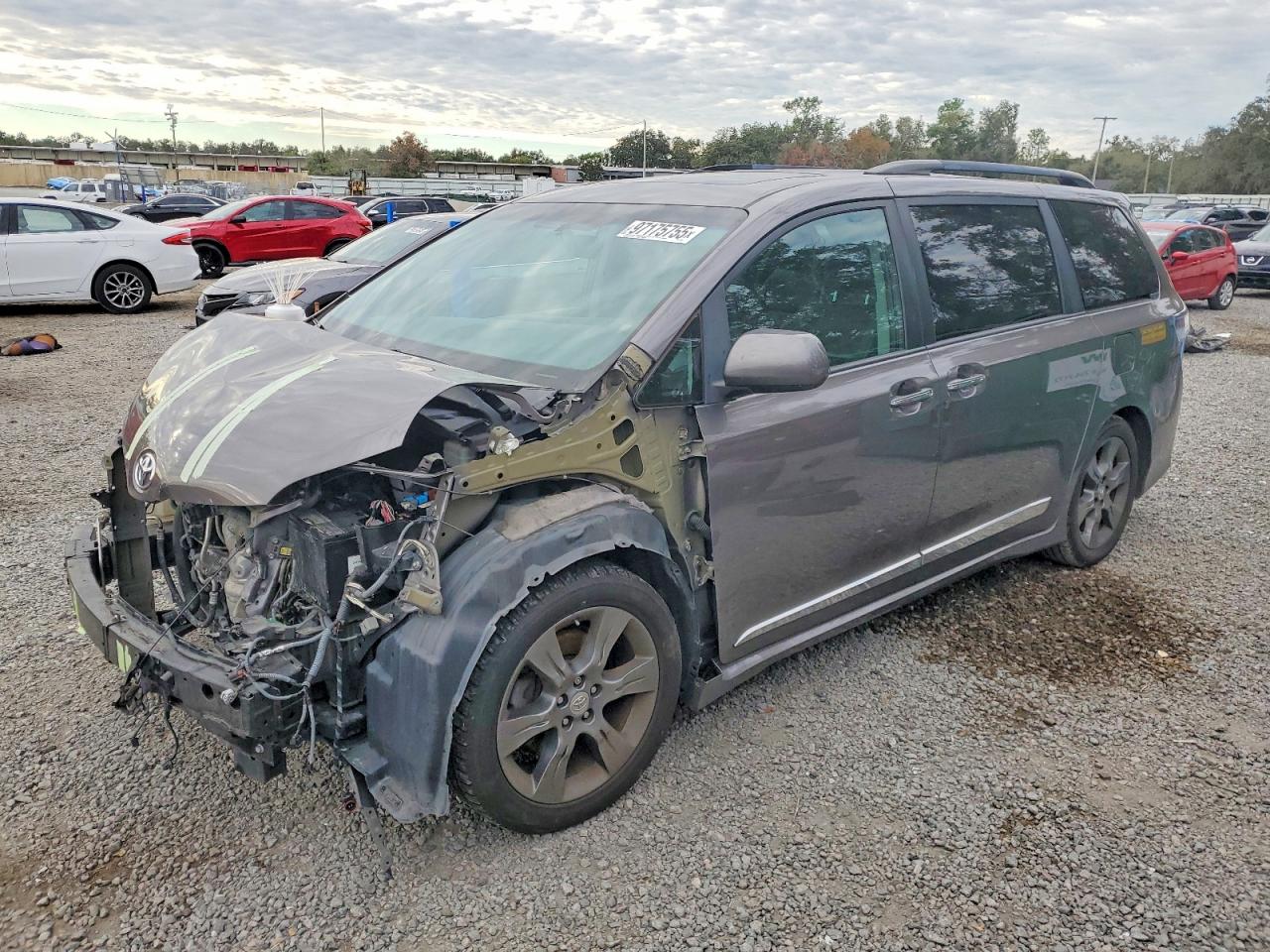 2016 TOYOTA SIENNA