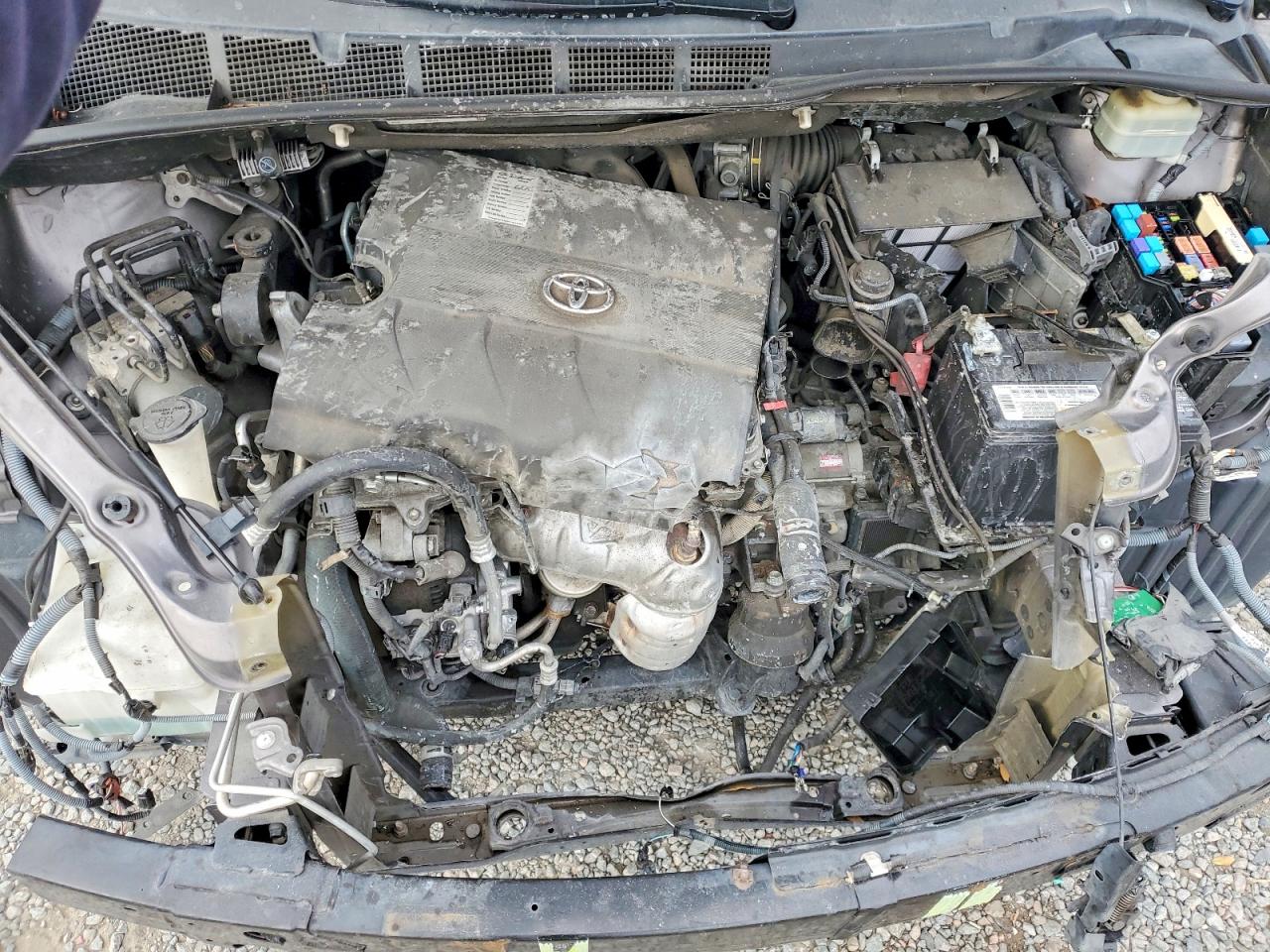 2016 TOYOTA SIENNA SE photo 12