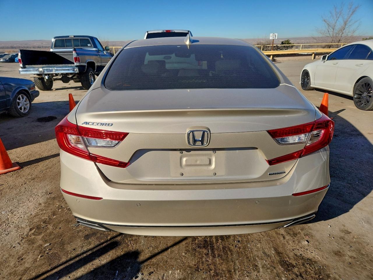 2018 HONDA ACCORD TOURING photo 6
