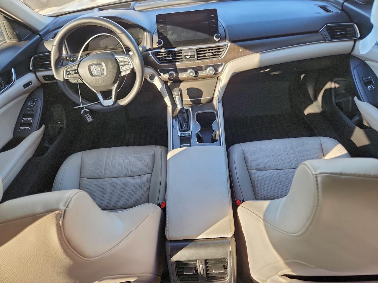 2018 HONDA ACCORD TOURING photo 8