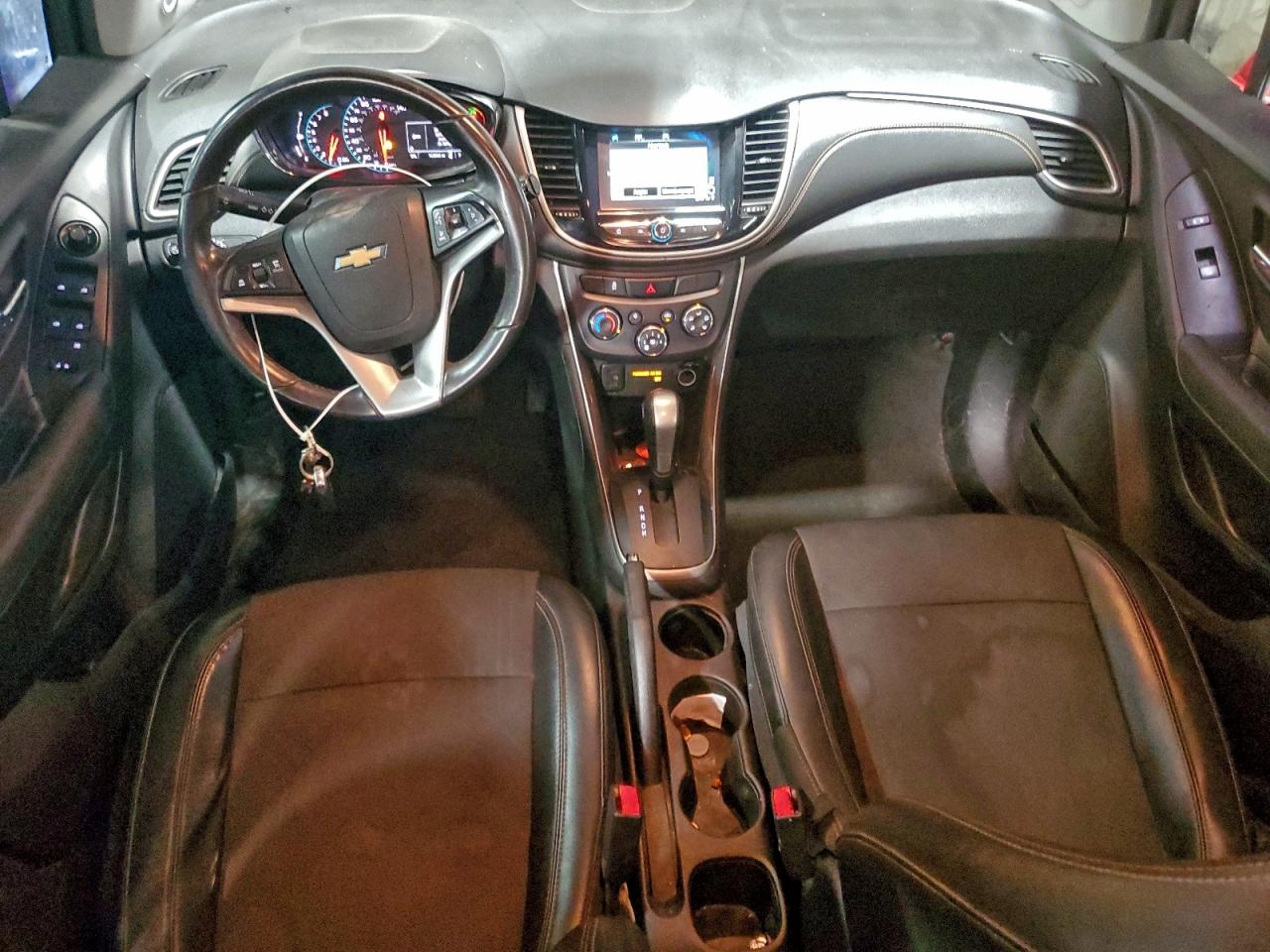 2017 CHEVROLET TRAX 1LT photo 8