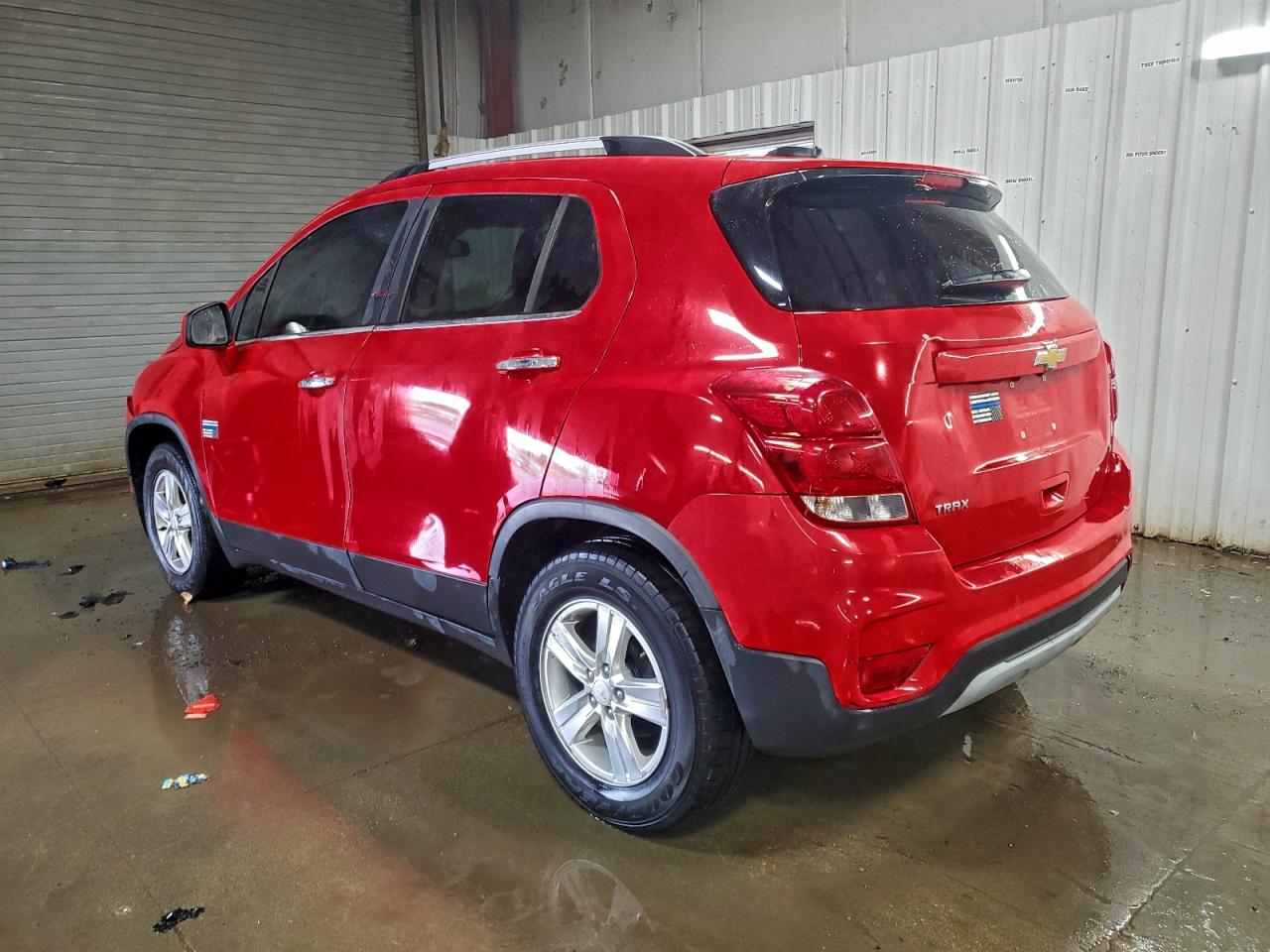 2017 CHEVROLET TRAX 1LT photo 2