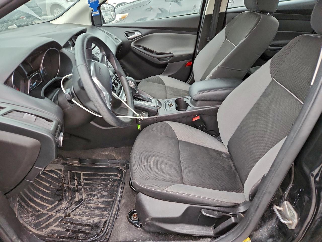 2014 FORD FOCUS SE photo 7