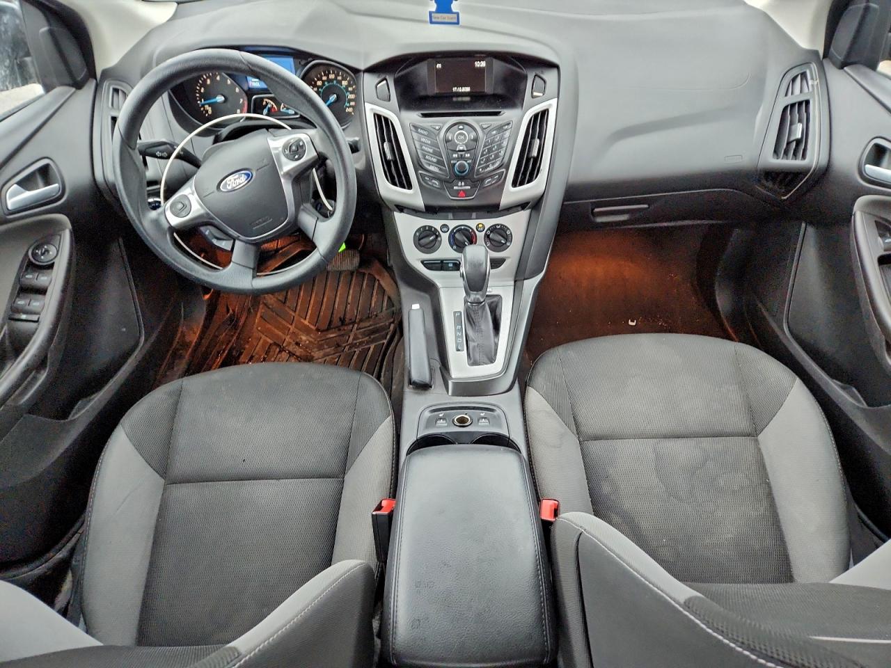 2014 FORD FOCUS SE photo 8