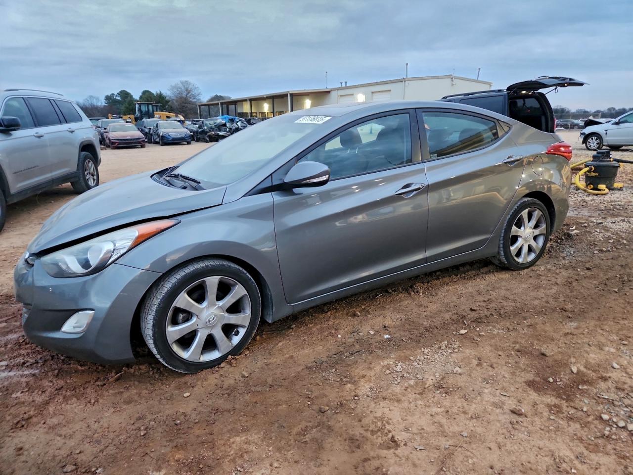 2013 HYUNDAI ELANTRA