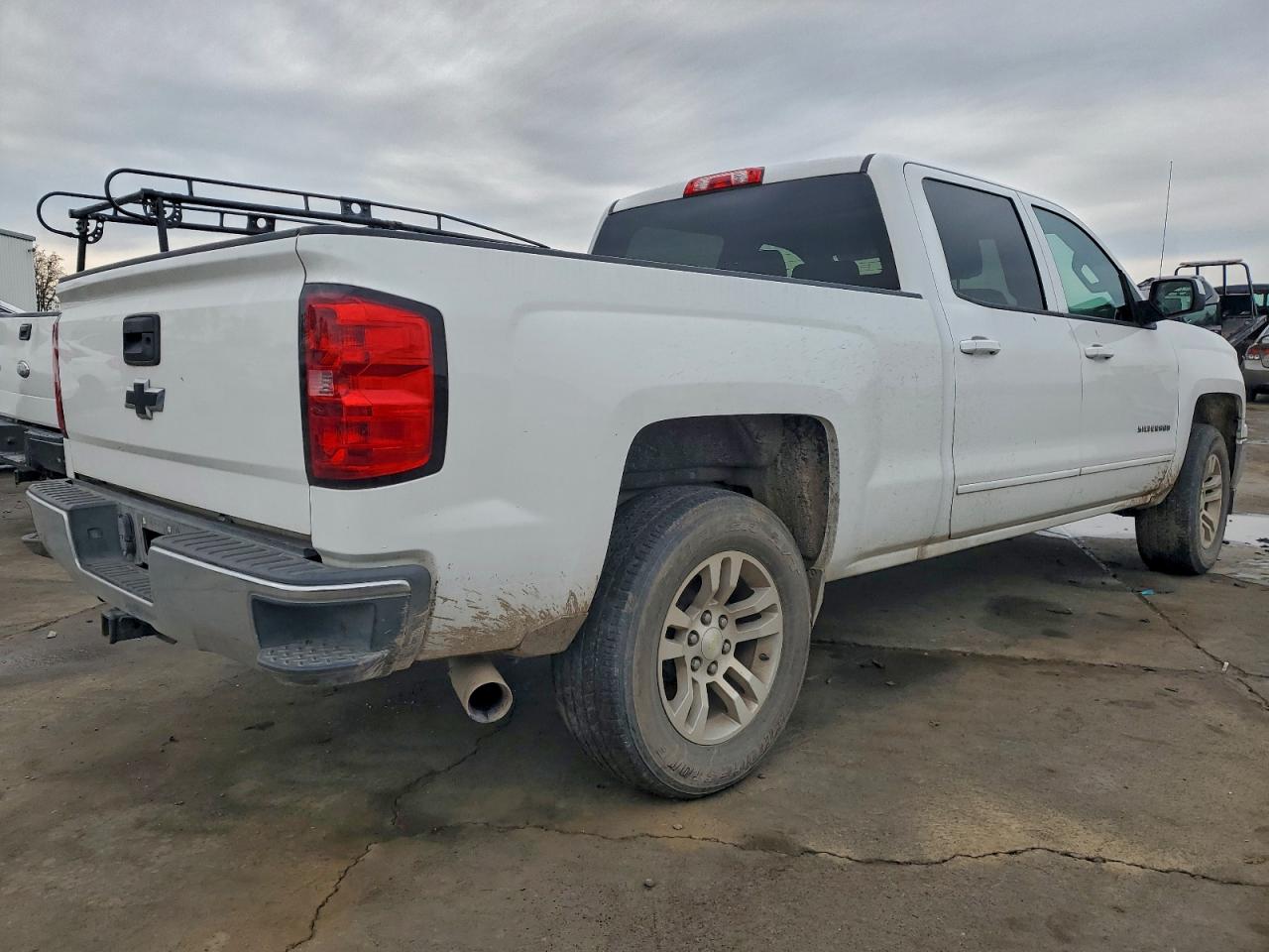 2015 CHEVROLET SILVERADO C1500 LT photo 3